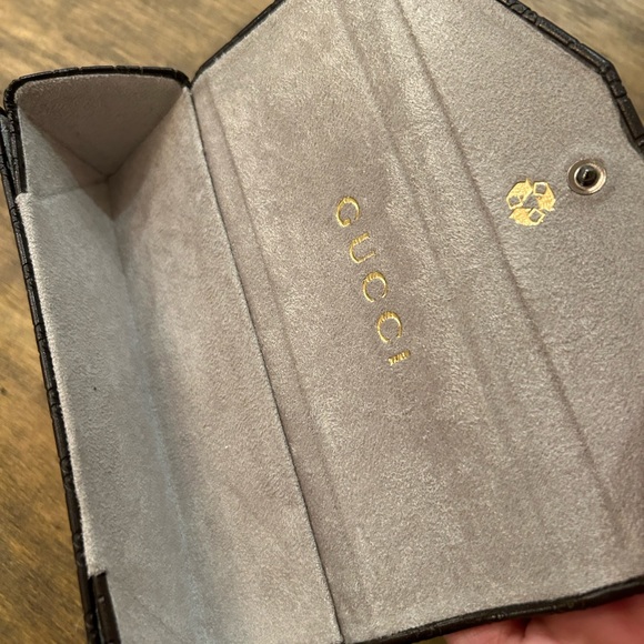 Gucci Folding Eyeglass Case GG Logo Cleaning Cloth Brown Clasp main image 4